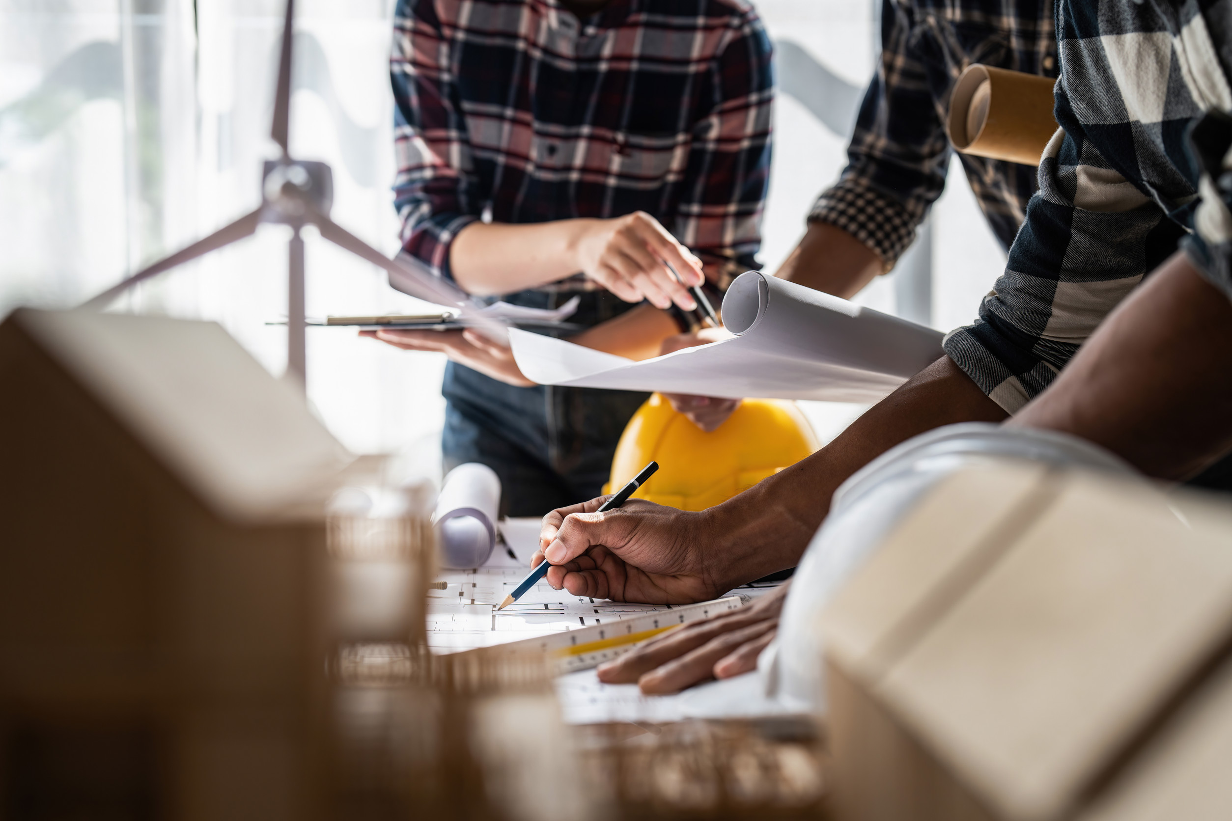 Collaboration d'ingénieurs en planification architecturale